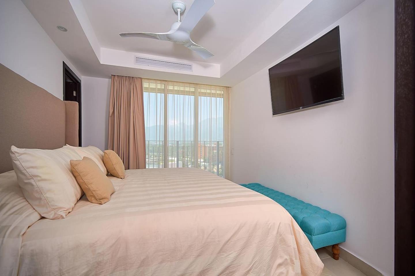Grand Venetian Beachfront Condos Puerto Vallarta Eksteriør billede