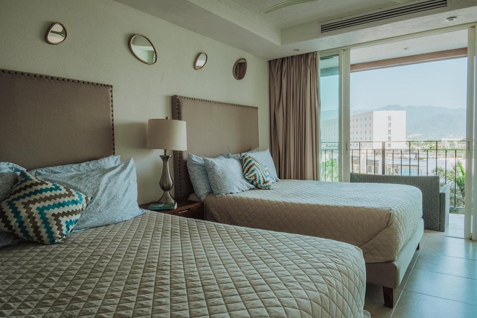 Grand Venetian Beachfront Condos Puerto Vallarta Eksteriør billede