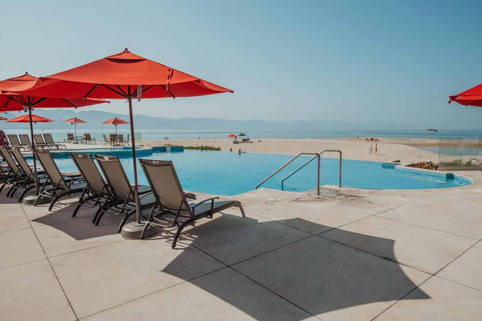 Grand Venetian Beachfront Condos Puerto Vallarta Eksteriør billede