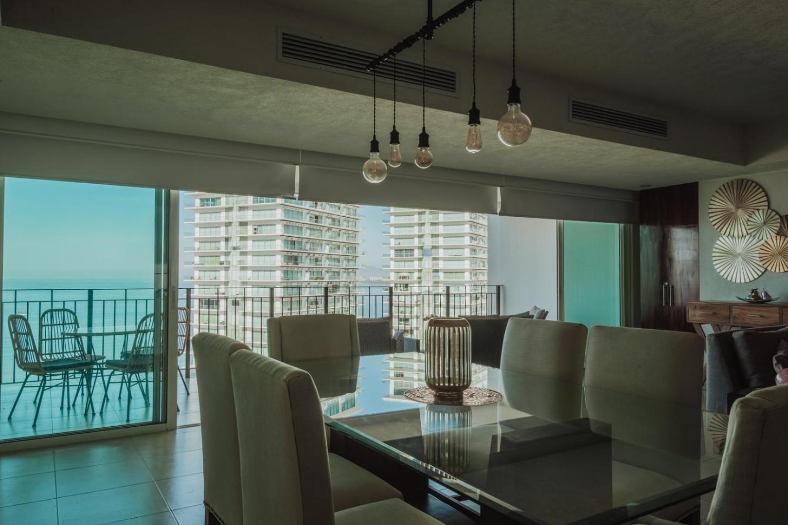 Grand Venetian Beachfront Condos Puerto Vallarta Eksteriør billede