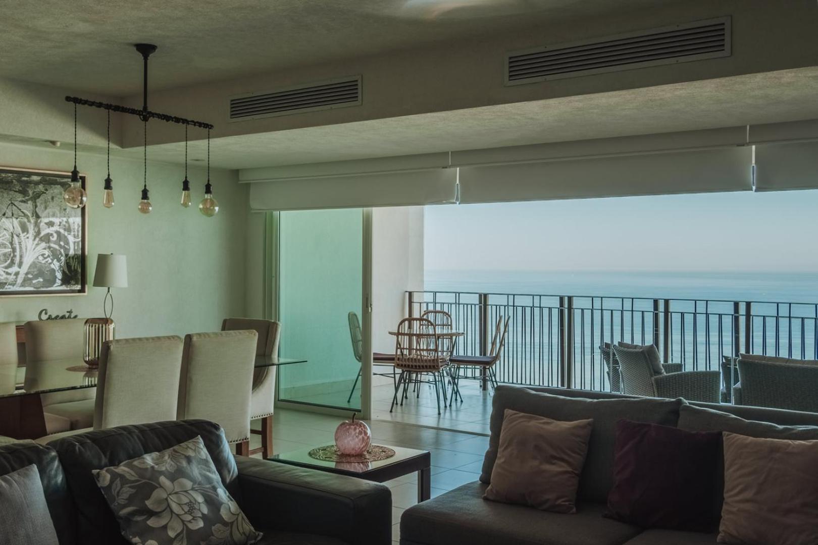 Grand Venetian Beachfront Condos Puerto Vallarta Eksteriør billede