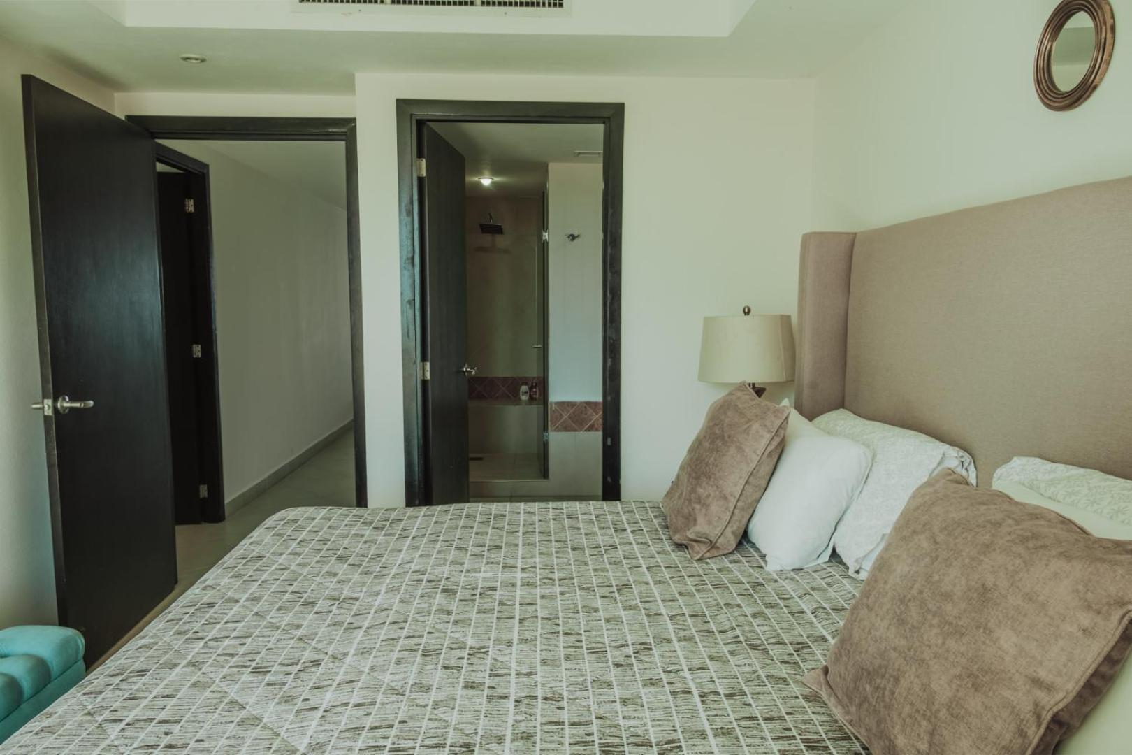 Grand Venetian Beachfront Condos Puerto Vallarta Eksteriør billede